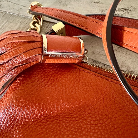 VGUC Michael Kors Crossbody Shoulder Handbag & Wallet - Picture 3 of 10